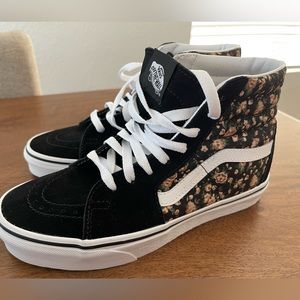 NWT Vans Hi Rose Dreams Black/White